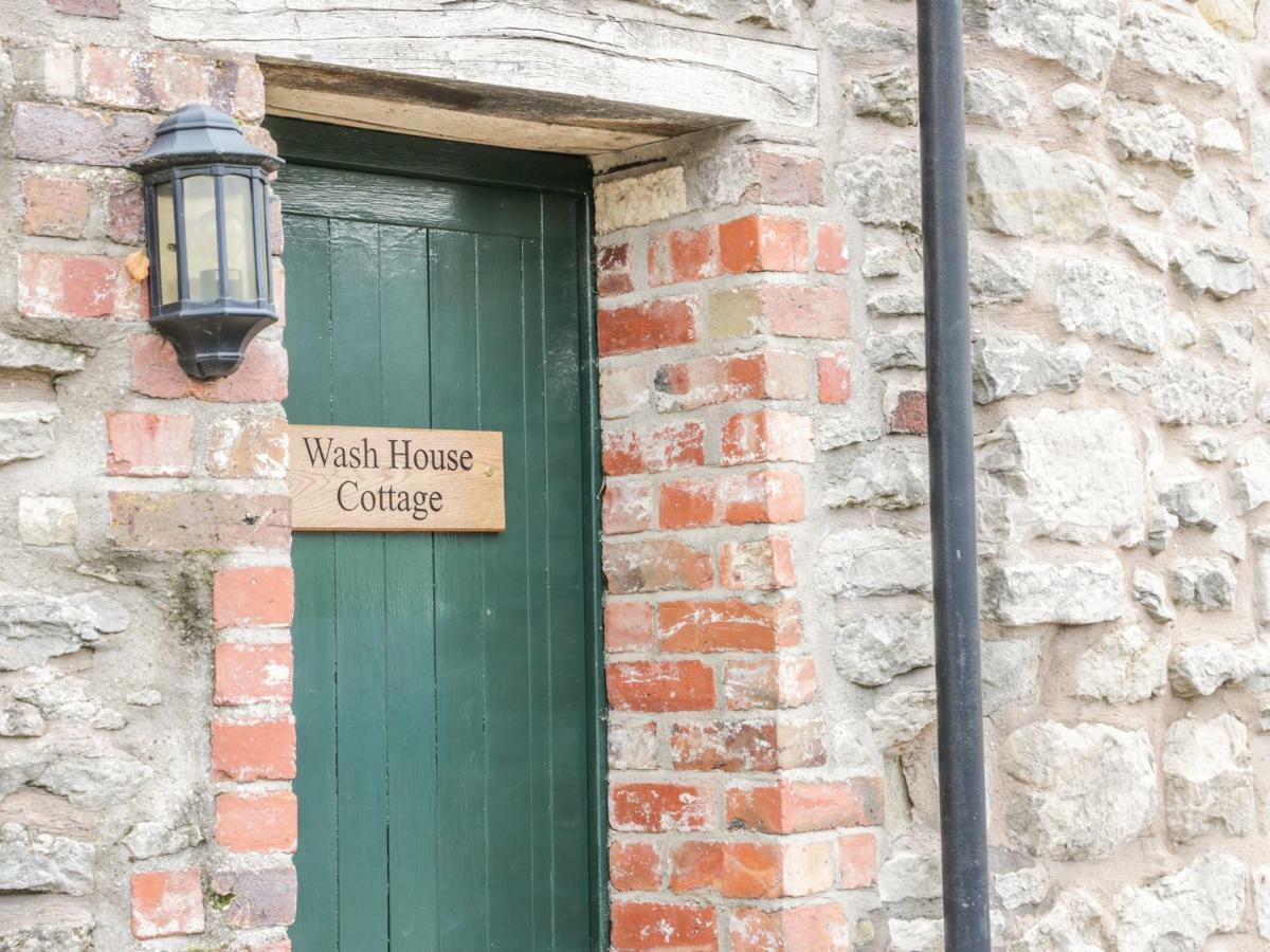 Wash House Cottage Much Wenlock Exterior photo