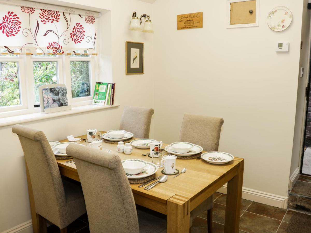 Wash House Cottage Much Wenlock Exterior photo